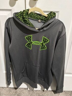 Under Armor Sweatshirt